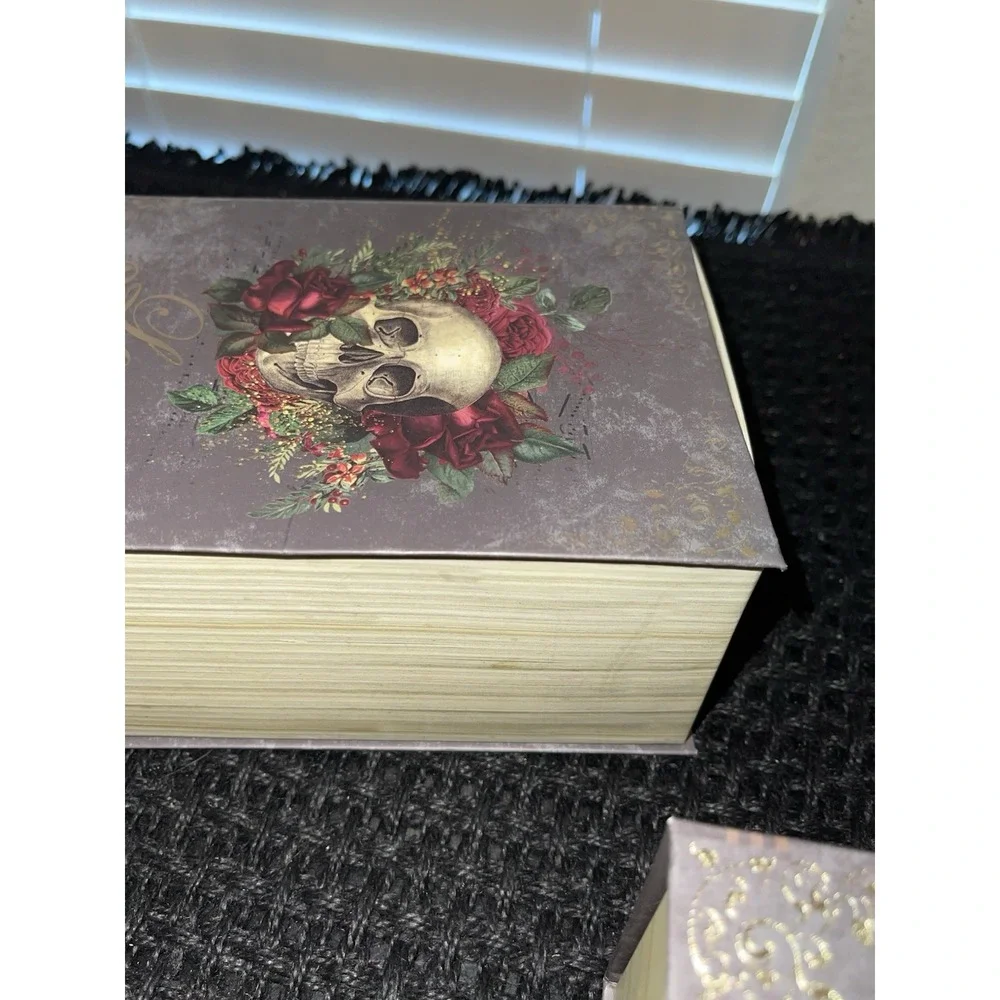 Halloween Storage Gift Boxes Faux Books Decor Witches Spells Potions‎ 2005